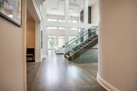 Photo 9 at 14 Sulgrave Crescent, Windfields, Toronto