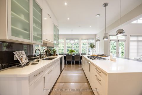 Photo 13 at 14 Sulgrave Crescent, Windfields, Toronto