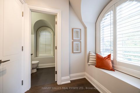 Photo 30 at 14 Sulgrave Crescent, Windfields, Toronto