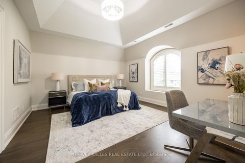 Photo 32 at 14 Sulgrave Crescent, Windfields, Toronto