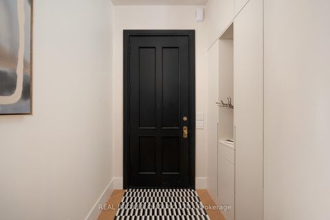 Photo 2 at 256 Major Street, University, Toronto