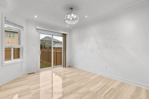 Photo 7 at 23 Manordale Crescent, Vellore Village, Vaughan