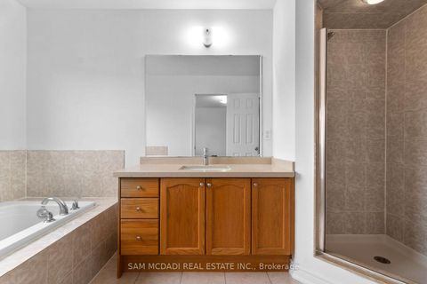 Photo 15 at 23 Manordale Crescent, Vellore Village, Vaughan