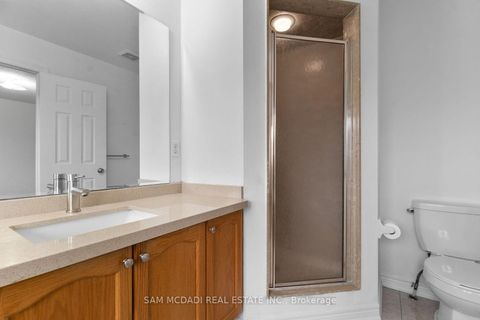 Photo 17 at 23 Manordale Crescent, Vellore Village, Vaughan