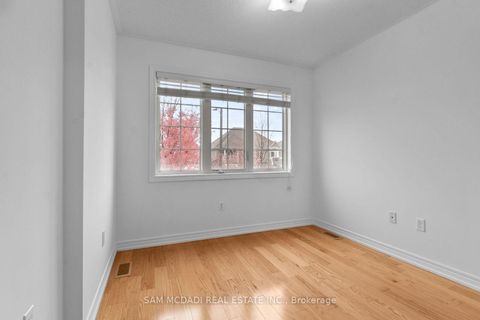 Photo 18 at 23 Manordale Crescent, Vellore Village, Vaughan