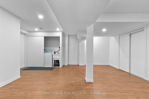 Photo 24 at 23 Manordale Crescent, Vellore Village, Vaughan