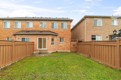 Photo 29 at 23 Manordale Crescent, Vellore Village, Vaughan
