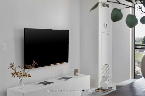 Photo 9 at 801 - 1 De Boers Drive, York University Heights, Toronto