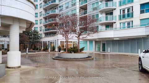 Photo 1 at SPH10 - 600 Queens Quay W, Waterfront Communities C1, Toronto