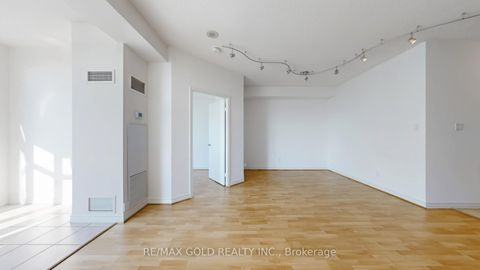 Photo 16 at SPH10 - 600 Queens Quay W, Waterfront Communities C1, Toronto