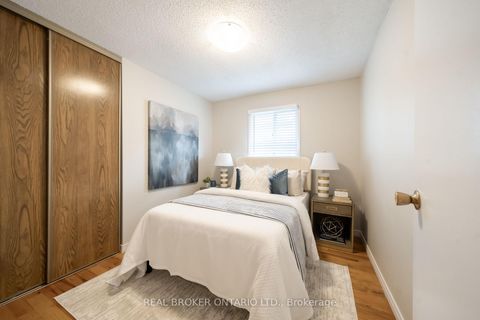 Photo 26 at 11 Blue Lagoon Court, Eglinton East, Toronto