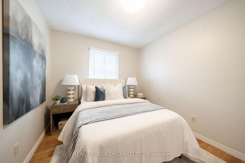 Photo 27 at 11 Blue Lagoon Court, Eglinton East, Toronto