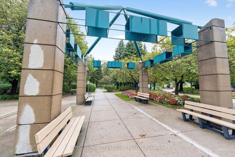 Photo 4 at 1402 - 110 Promenade Circle, Brownridge, Vaughan