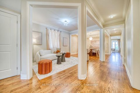 Photo 2 at 166 Townsgate Drive, Yorkhill, Vaughan