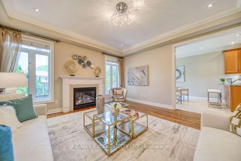 Photo 12 at 166 Townsgate Drive, Yorkhill, Vaughan