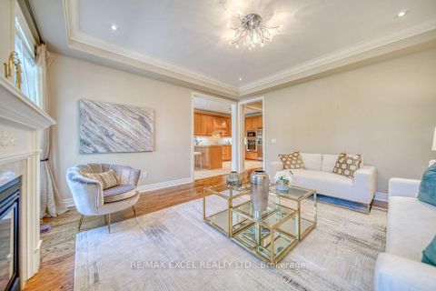 Photo 13 at 166 Townsgate Drive, Yorkhill, Vaughan