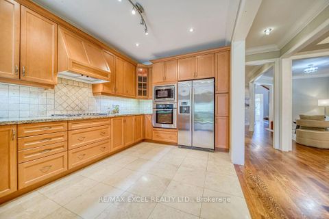 Photo 16 at 166 Townsgate Drive, Yorkhill, Vaughan