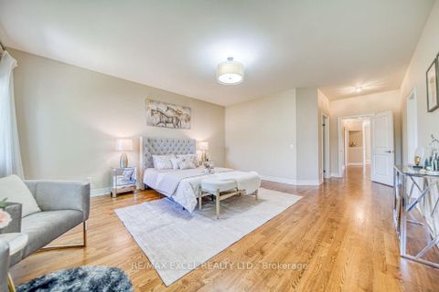 Photo 22 at 166 Townsgate Drive, Yorkhill, Vaughan