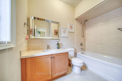 Photo 33 at 166 Townsgate Drive, Yorkhill, Vaughan