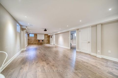 Photo 38 at 166 Townsgate Drive, Yorkhill, Vaughan