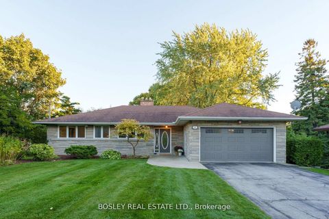 Photo 1 at 25 Ayre Point Road, Cliffcrest, Toronto