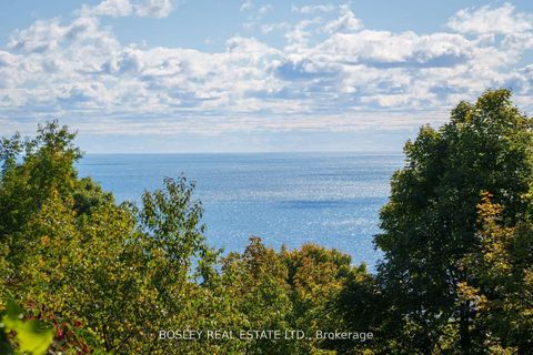 Photo 2 at 25 Ayre Point Road, Cliffcrest, Toronto