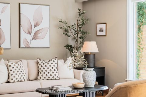 Photo 6 at 25 Ayre Point Road, Cliffcrest, Toronto