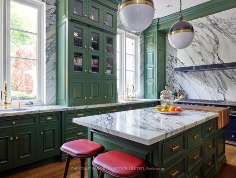 Photo 10 at 10 Shorncliffe Avenue, Casa Loma, Toronto