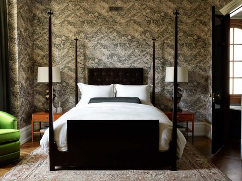 Photo 17 at 10 Shorncliffe Avenue, Casa Loma, Toronto