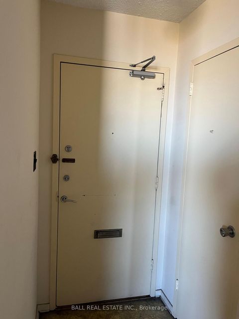 Photo 3 at 1610 - 5 Parkway Forest Drive N, Henry Farm, Toronto