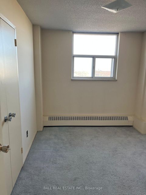 Photo 6 at 1610 - 5 Parkway Forest Drive N, Henry Farm, Toronto