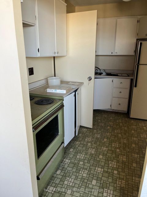 Photo 9 at 1610 - 5 Parkway Forest Drive N, Henry Farm, Toronto