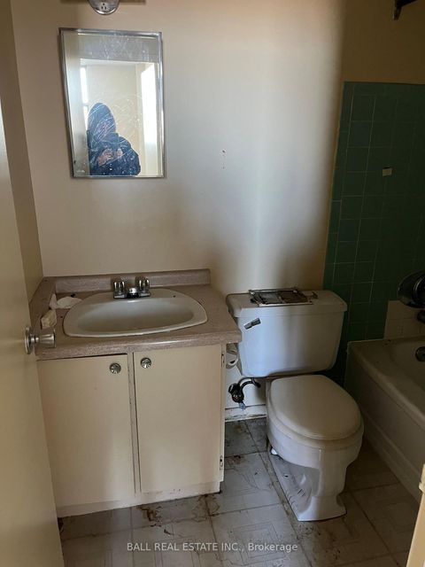 Photo 11 at 1610 - 5 Parkway Forest Drive N, Henry Farm, Toronto