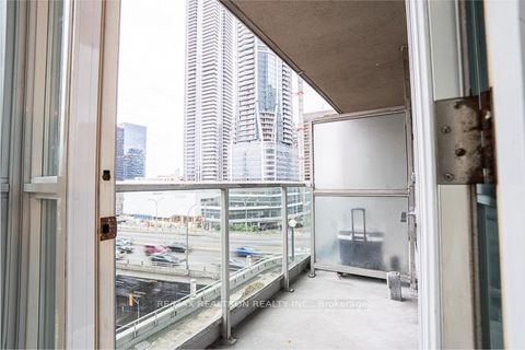 Photo 11 at 808 - 18 Yonge Street, Waterfront Communities C1, Toronto