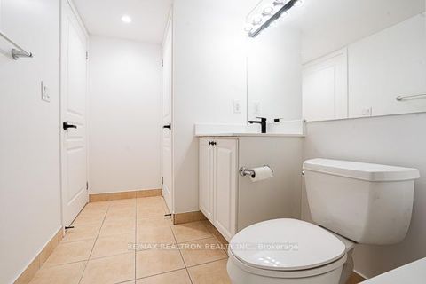 Photo 23 at 808 - 18 Yonge Street, Waterfront Communities C1, Toronto