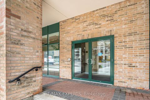 Photo 3 at 121 Woodbridge Avenue, West Woodbridge, Vaughan