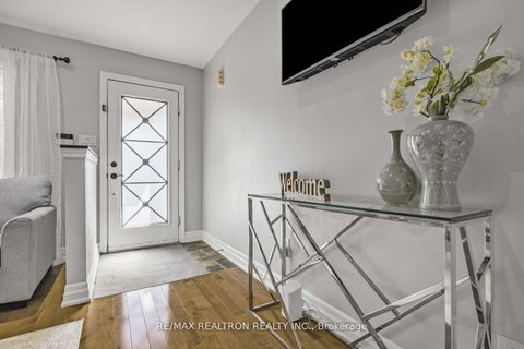 Photo 1 at 287 Wildberry Crescent, Vellore Village, Vaughan