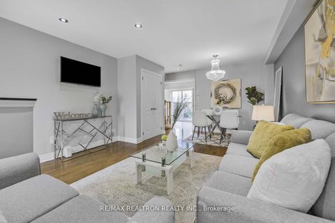 Photo 3 at 287 Wildberry Crescent, Vellore Village, Vaughan