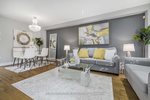 Photo 5 at 287 Wildberry Crescent, Vellore Village, Vaughan