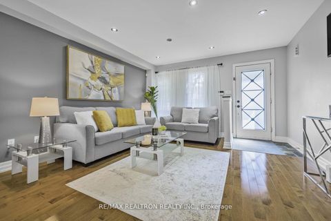 Photo 6 at 287 Wildberry Crescent, Vellore Village, Vaughan