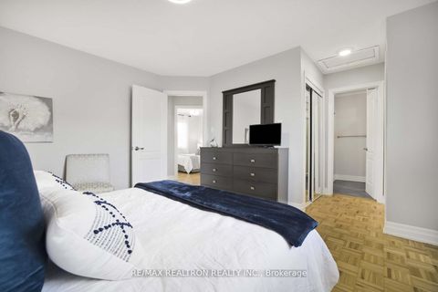 Photo 14 at 287 Wildberry Crescent, Vellore Village, Vaughan