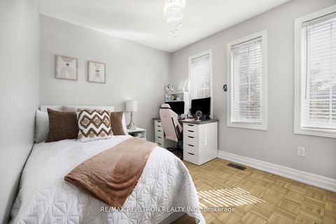 Photo 16 at 287 Wildberry Crescent, Vellore Village, Vaughan