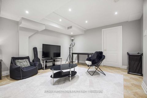 Photo 20 at 287 Wildberry Crescent, Vellore Village, Vaughan