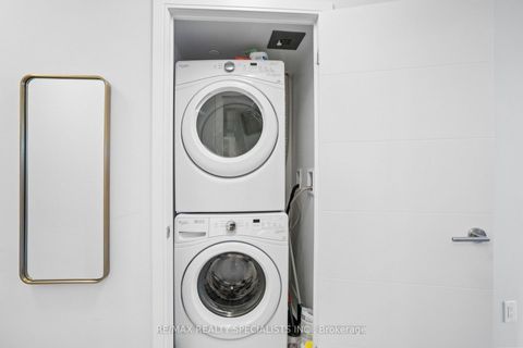 Photo 4 at 610 - 525 Adelaide Street W, Waterfront Communities C1, Toronto