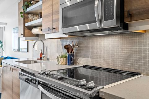 Photo 9 at 610 - 525 Adelaide Street W, Waterfront Communities C1, Toronto