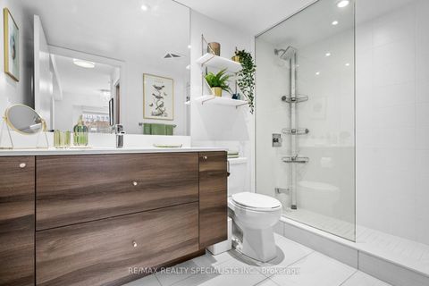 Photo 17 at 610 - 525 Adelaide Street W, Waterfront Communities C1, Toronto