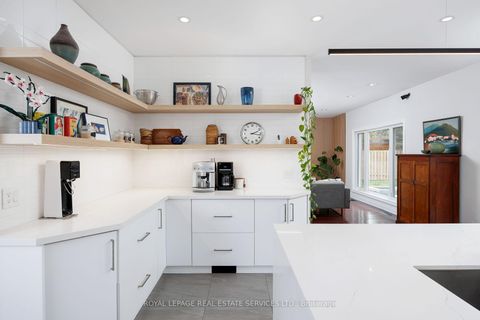 Photo 16 at 1061 Summit Ridge Drive, WT West Oak Trails, Oakville