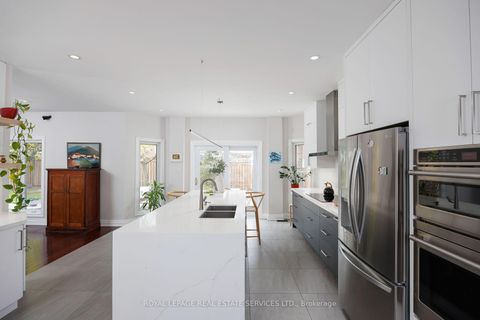 Photo 17 at 1061 Summit Ridge Drive, WT West Oak Trails, Oakville