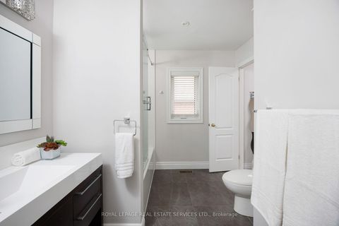 Photo 33 at 1061 Summit Ridge Drive, WT West Oak Trails, Oakville