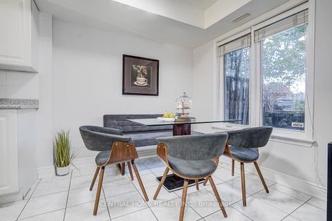 Photo 11 at 11 - 988 Sheppard Avenue W, Bathurst Manor, Toronto